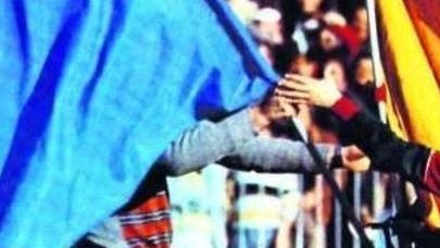 Tifosi azzurri e giallorossi